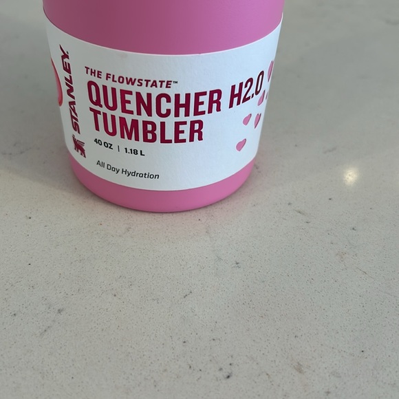 LIMITED STANLEY 40oz 2025 tumbler ( pink hearts ) Target limited edition PINK!! - Picture 2 of 5